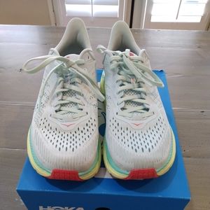 Hoka One Clifton 7